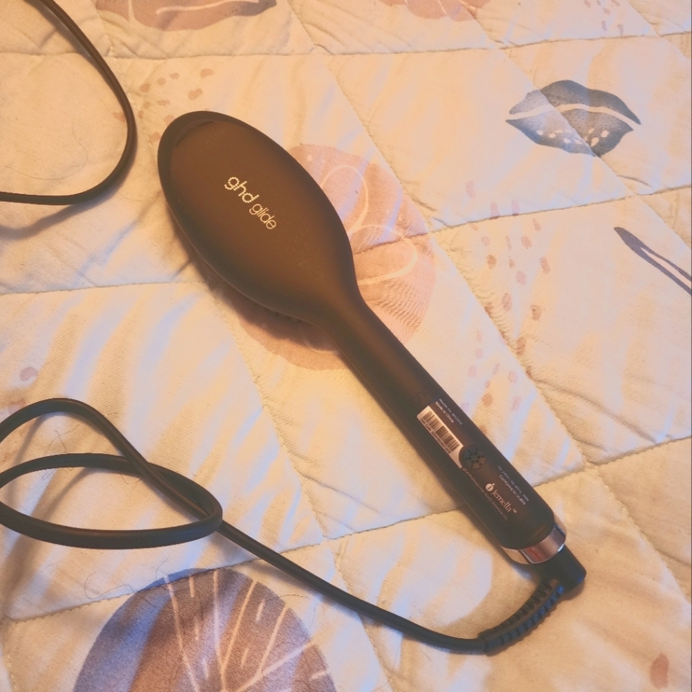 ghd glide smoothing hot brush 🌸